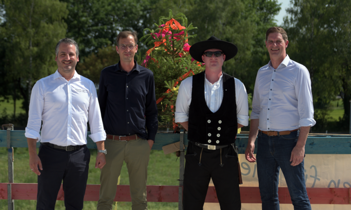 Roofing ceremony Neutrik EMEA GmbH